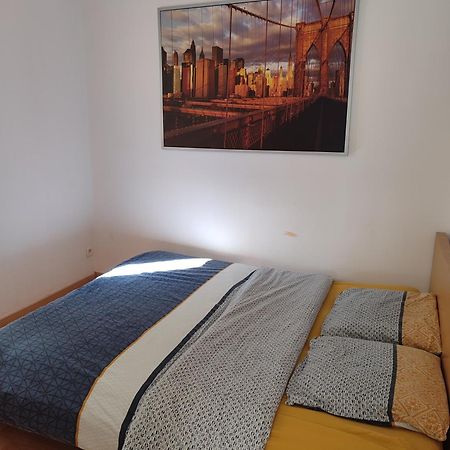 T2 En Rez De Chaussee De Villa A Cuers Exteriör bild