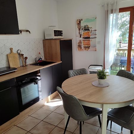 T2 En Rez De Chaussee De Villa A Cuers Exteriör bild